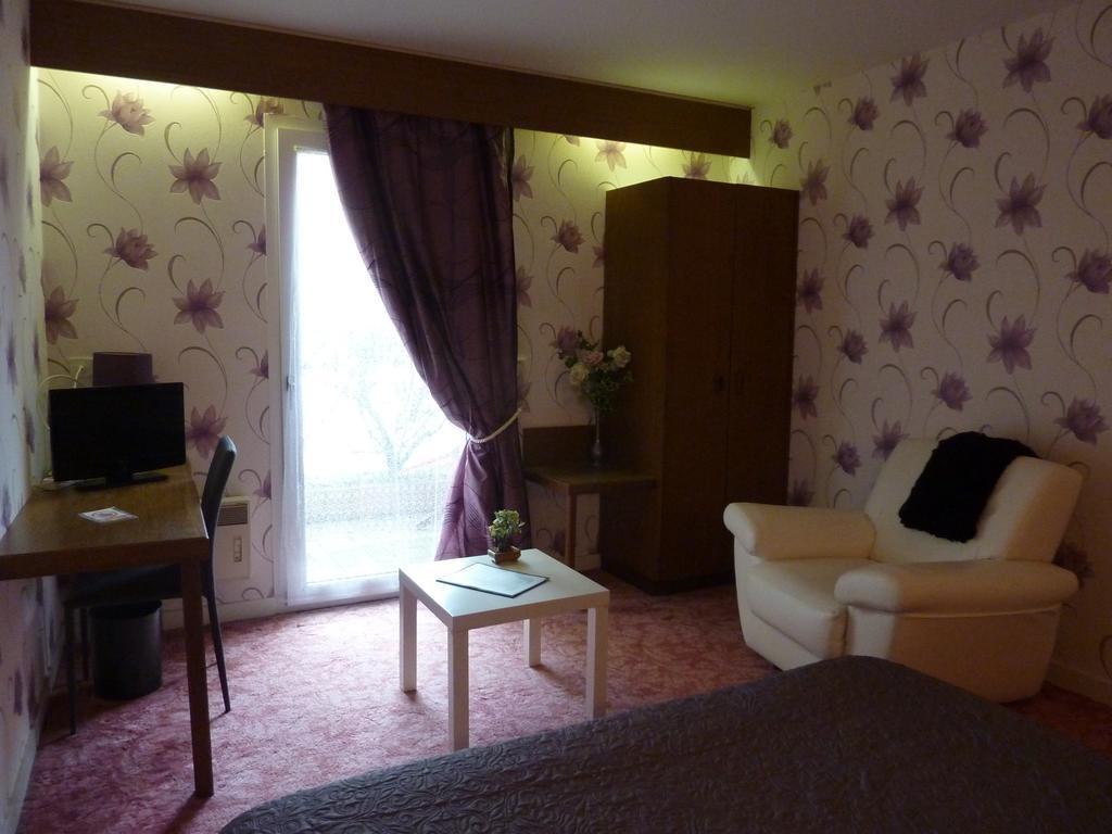 Hotel A La Renommee Saint-Pere  Exterior photo