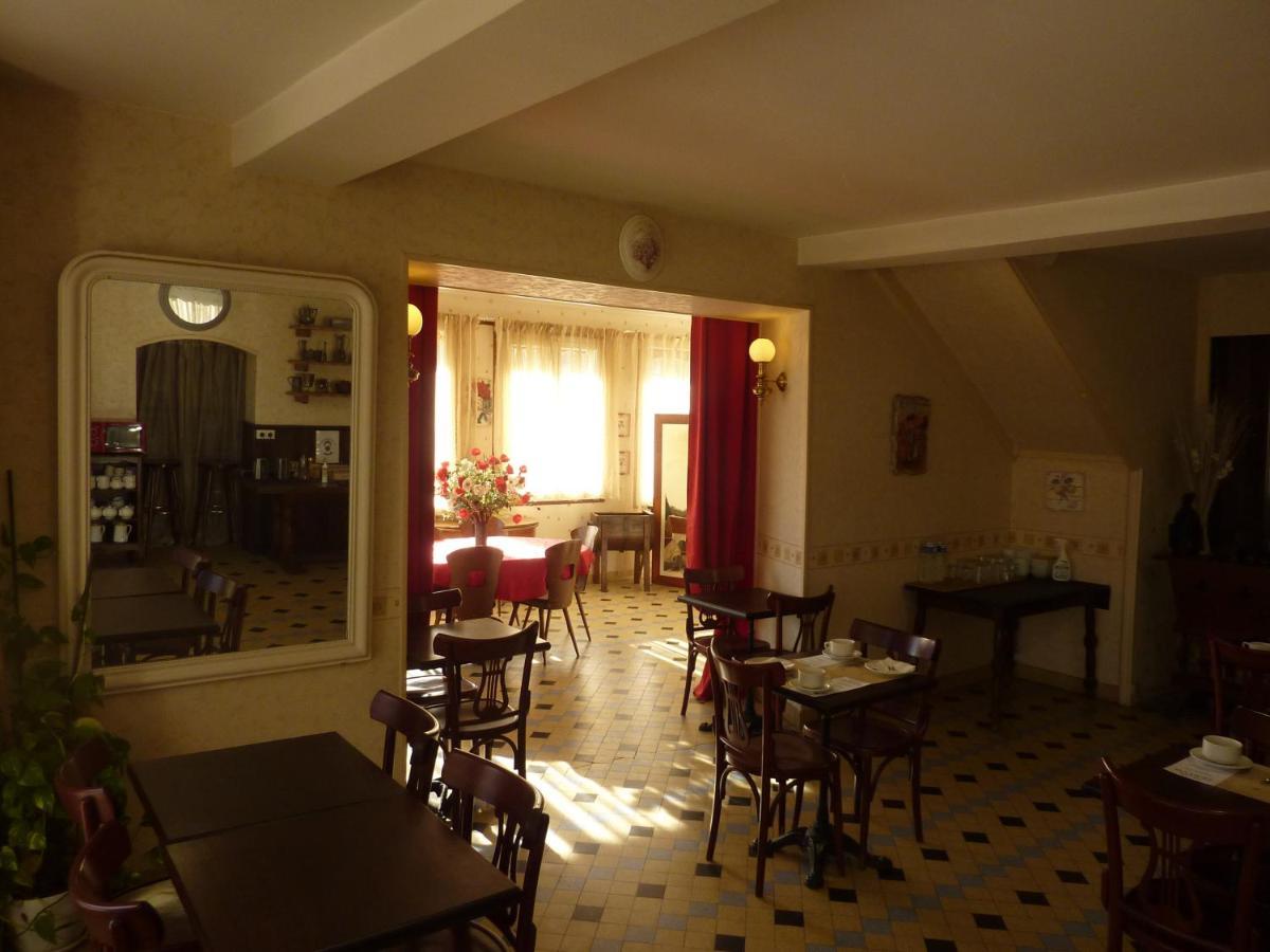 Hotel A La Renommee Saint-Pere  Exterior photo